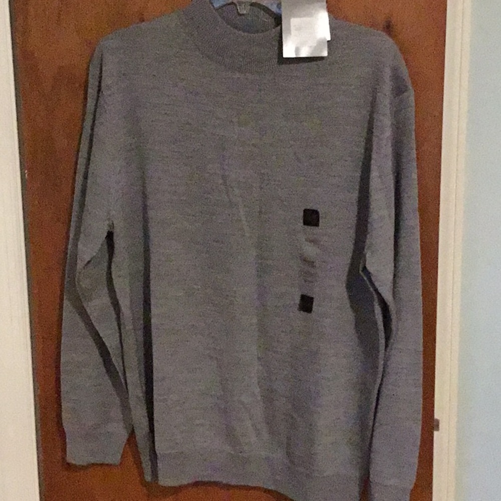 Men’s knit shirt